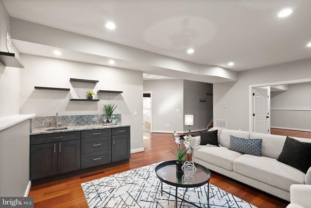 7202 GRAY HEIGHTS CT, Alexandria, VA 22315