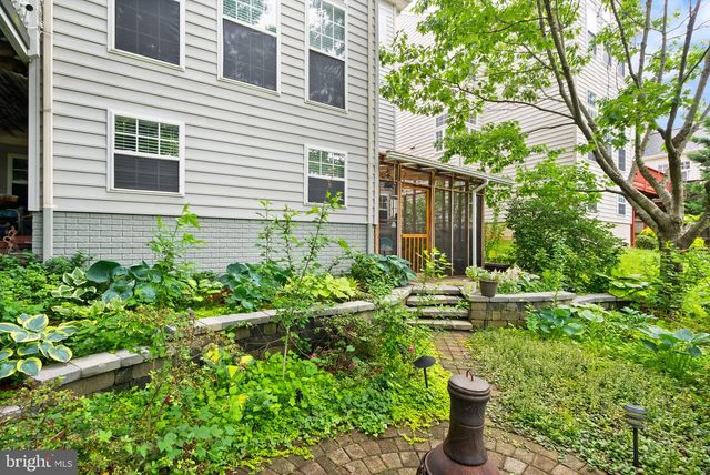 7202 GRAY HEIGHTS CT, Alexandria, VA 22315