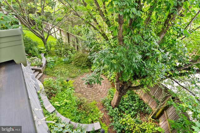 7202 GRAY HEIGHTS CT, Alexandria, VA 22315