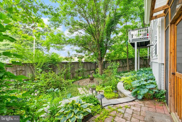 7202 GRAY HEIGHTS CT, Alexandria, VA 22315