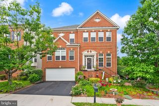 7202 GRAY HEIGHTS CT, Alexandria, VA 22315