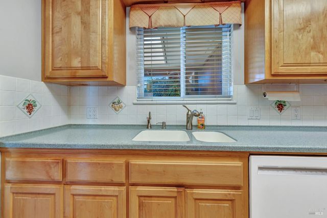 108 Franciscan Dr, Vallejo, CA 94589