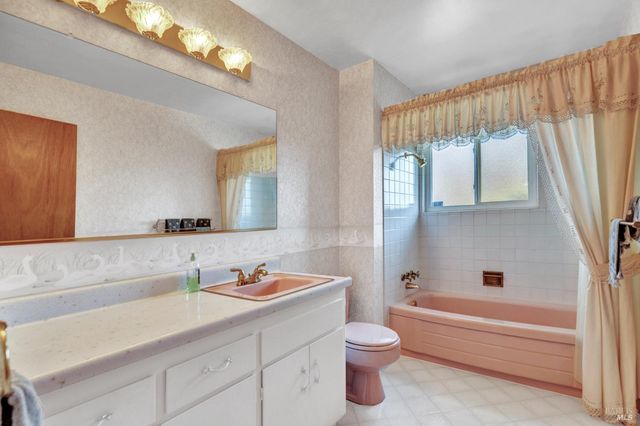 108 Franciscan Dr, Vallejo, CA 94589