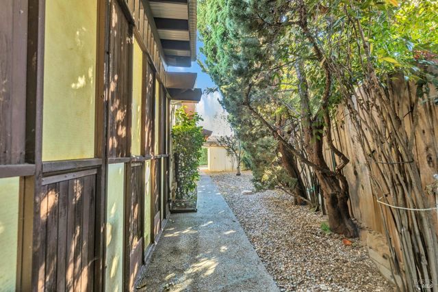 108 Franciscan Dr, Vallejo, CA 94589