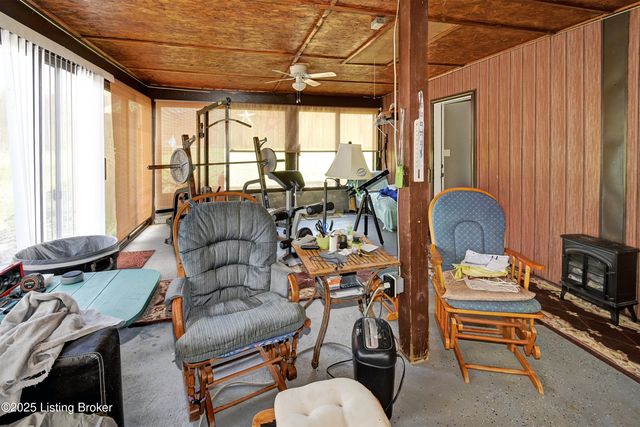 930 Fort Ave, Vine Grove, KY 40175