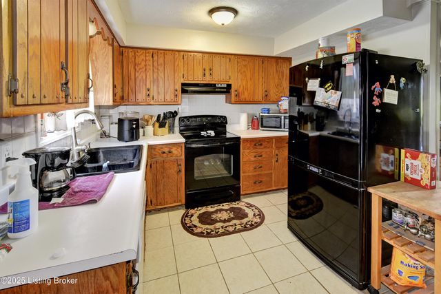 930 Fort Ave, Vine Grove, KY 40175