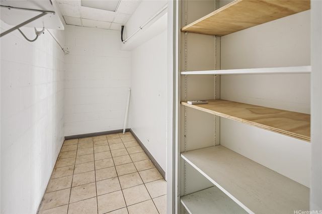 2046 N King Street, Honolulu, HI 96819
