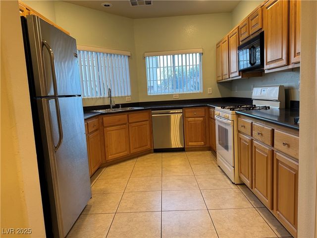 8924 Catfish Stream Avenue, Las Vegas, NV 89178