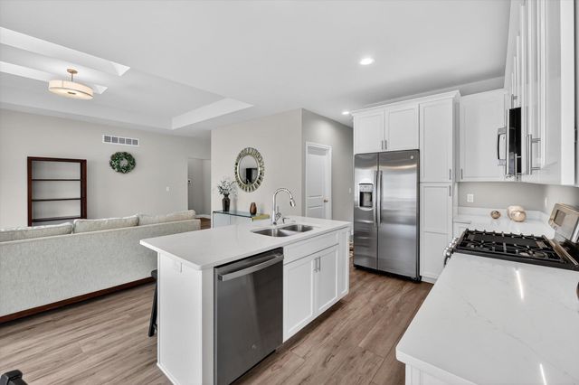 660 Brookstone Drive, Oxford, MI 48371