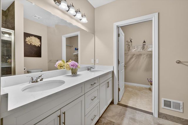 660 Brookstone Drive, Oxford, MI 48371