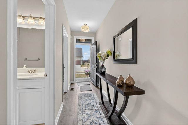 660 Brookstone Drive, Oxford, MI 48371