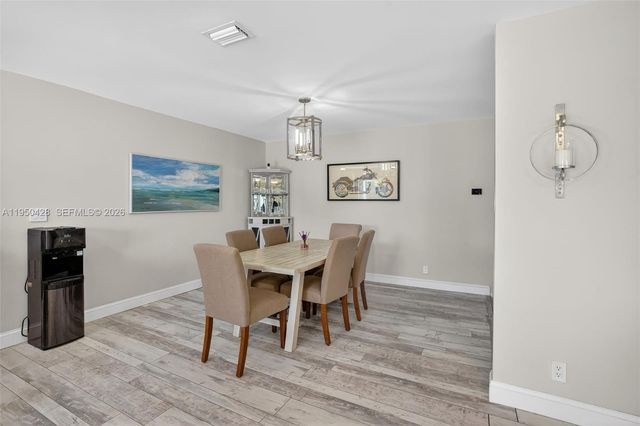 9090 NW 11th Ct, Plantation, FL 33322