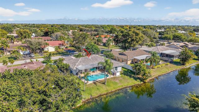 9090 NW 11th Ct, Plantation, FL 33322