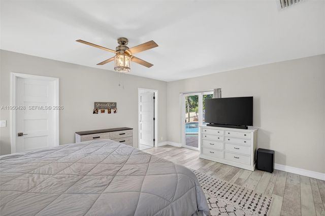 9090 NW 11th Ct, Plantation, FL 33322