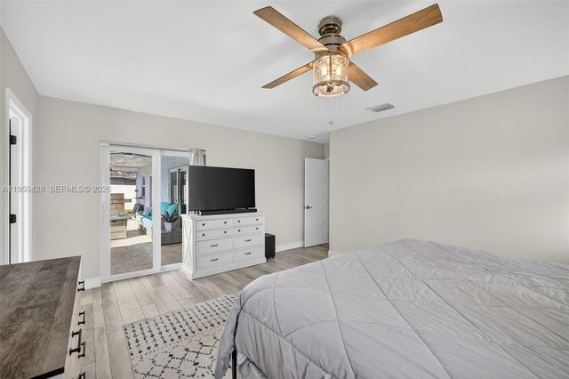 9090 NW 11th Ct, Plantation, FL 33322