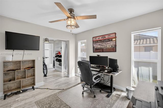 9090 NW 11th Ct, Plantation, FL 33322