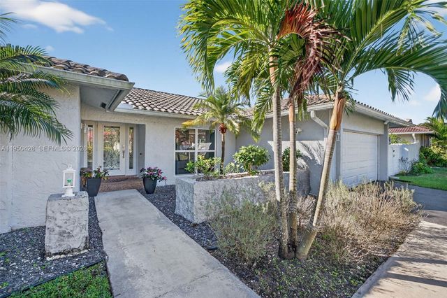 9090 NW 11th Ct, Plantation, FL 33322