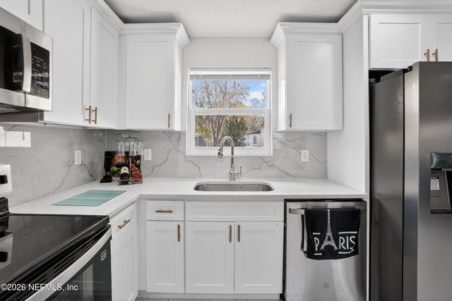 9418 GISBORNE Drive, Jacksonville, FL 32208