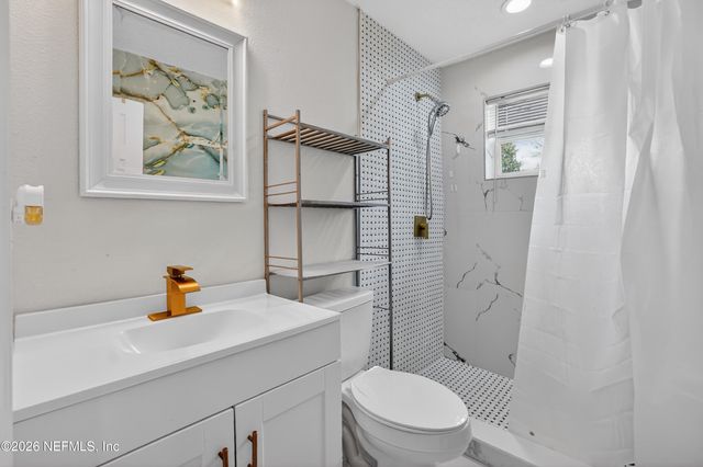 9418 GISBORNE Drive, Jacksonville, FL 32208