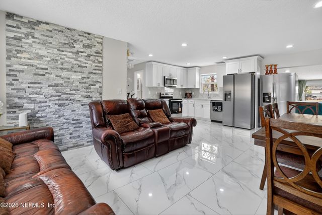 9418 GISBORNE Drive, Jacksonville, FL 32208