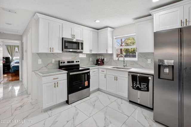 9418 GISBORNE Drive, Jacksonville, FL 32208