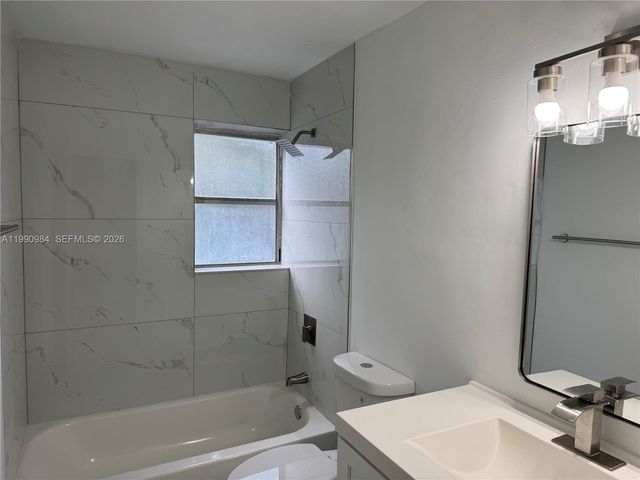 5211 SW 91st Ave 2, Cooper City, FL 33328