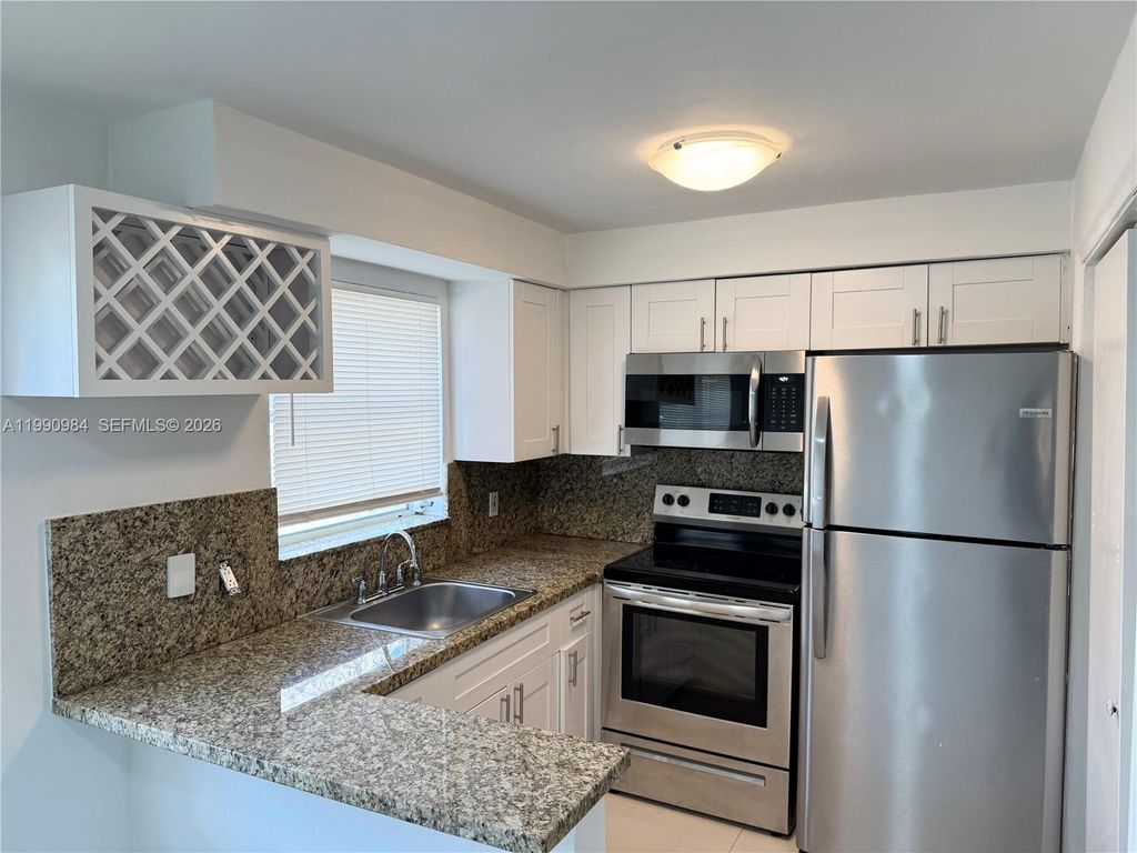 5211 SW 91st Ave 2, Cooper City, FL 33328