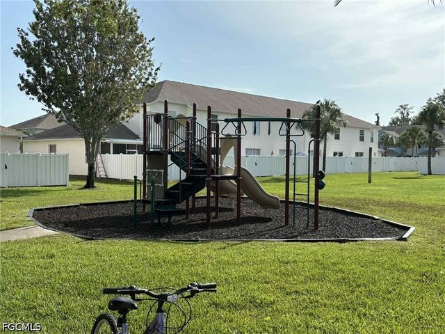 3619 Pine Oak CIR 108, Fort Myers, FL 33916