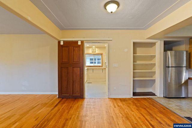 2310 Mountain View Dr, Salem, OR 97302