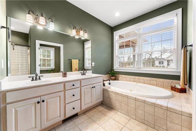 109 Shelter Cove Drive, Seneca, SC 29672