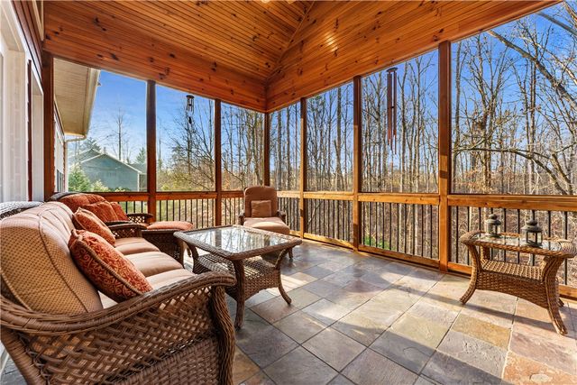 109 Shelter Cove Drive, Seneca, SC 29672