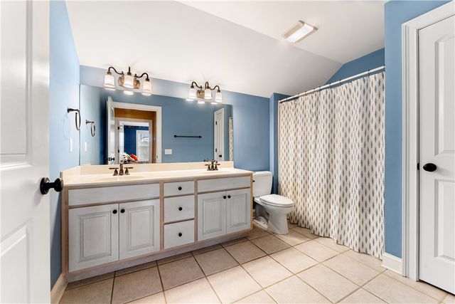 109 Shelter Cove Drive, Seneca, SC 29672