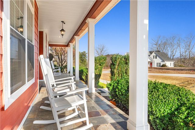 109 Shelter Cove Drive, Seneca, SC 29672