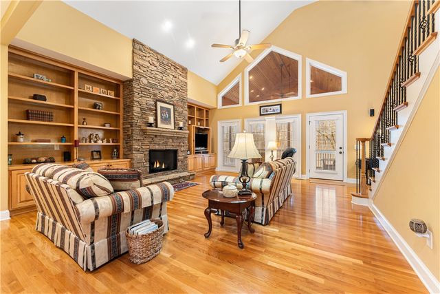 109 Shelter Cove Drive, Seneca, SC 29672