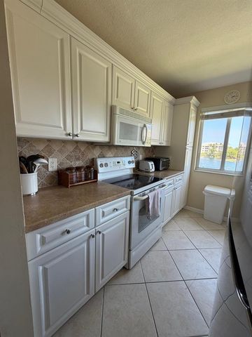 353 S US Hwy 1 f208, Jupiter, FL 33477