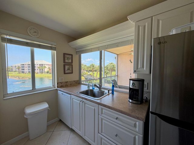 353 S US Hwy 1 f208, Jupiter, FL 33477