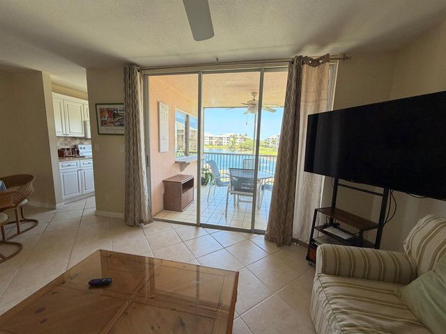 353 S US Hwy 1 f208, Jupiter, FL 33477
