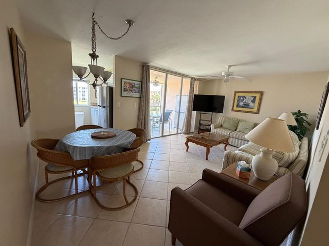 353 S US Hwy 1 f208, Jupiter, FL 33477