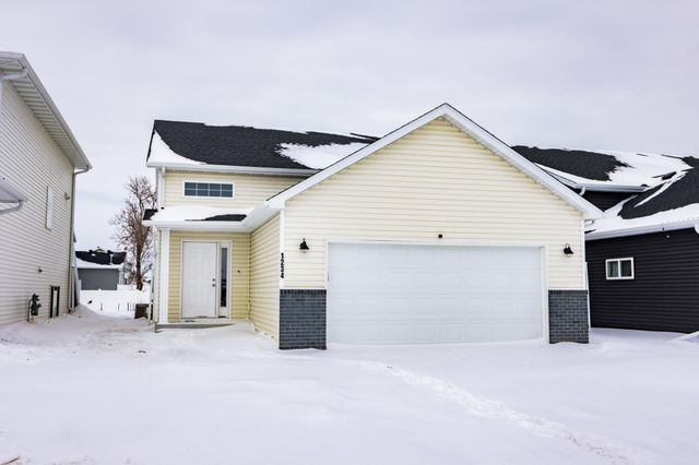 1234 27 Avenue W, West Fargo, ND 58078