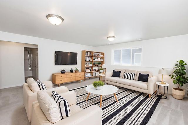 1234 27 Avenue W, West Fargo, ND 58078