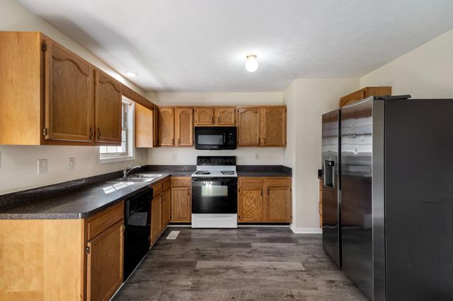 26 COLOSSIANS CT, Inwood, WV 25428