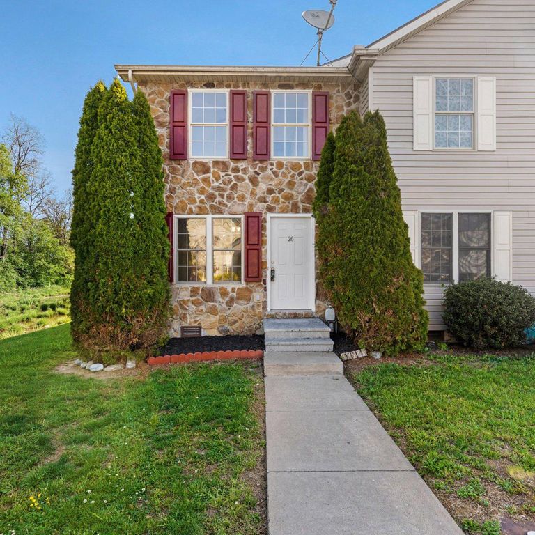 26 COLOSSIANS CT, Inwood, WV 25428