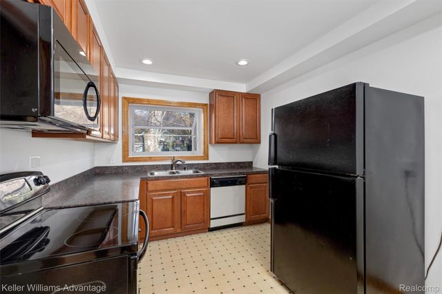 32080 Delaware Street, Livonia, MI 48150