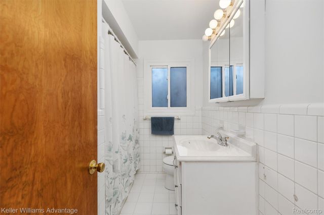 32080 Delaware Street, Livonia, MI 48150