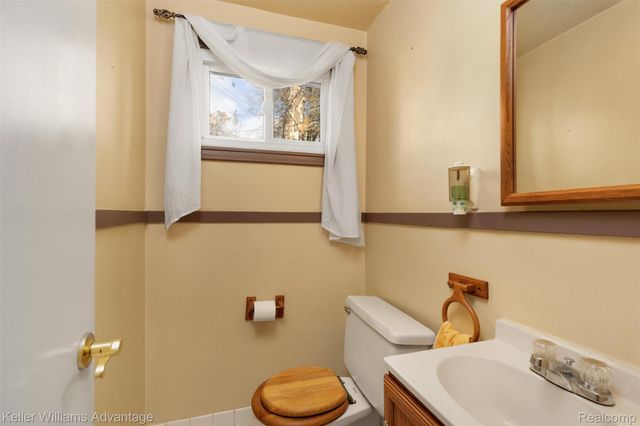 32080 Delaware Street, Livonia, MI 48150