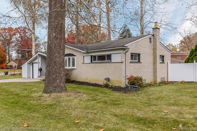 32080 Delaware Street, Livonia, MI 48150