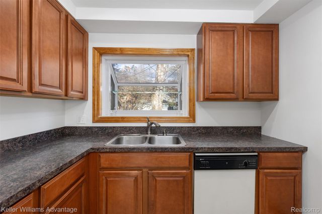 32080 Delaware Street, Livonia, MI 48150