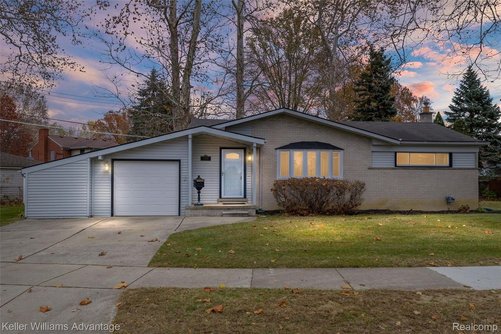 32080 Delaware Street, Livonia, MI 48150