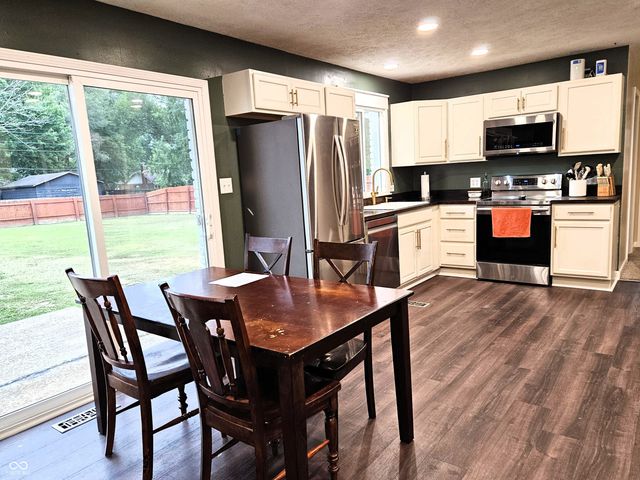 1297 N County Road 475 E, Avon, IN 46123