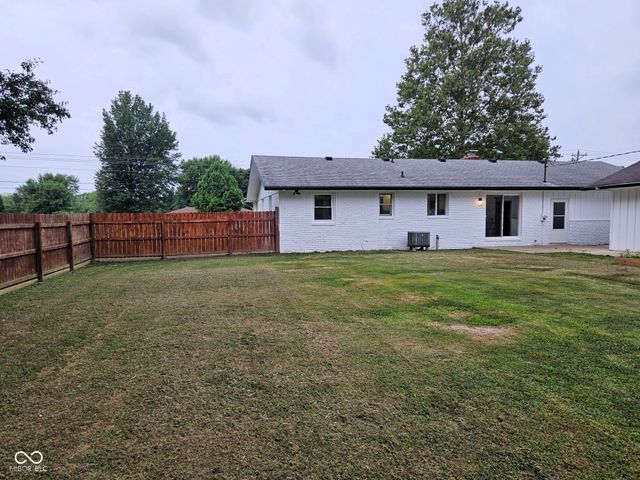 1297 N County Road 475 E, Avon, IN 46123